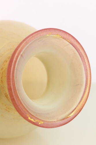 "Vetro Opalino Oro Iridescente" Vase by Arte Vetraria Muranese Italy 1935