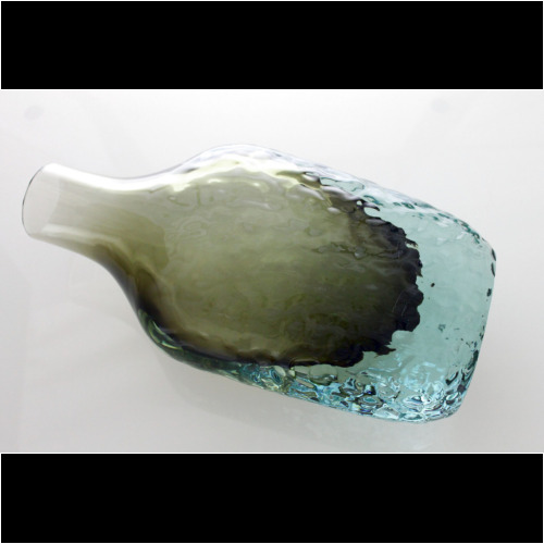 Flavio Poli a Sommerso "Ghiaccio Azzurro" Vase Seguso Vetri d´ Arte Italy 1955