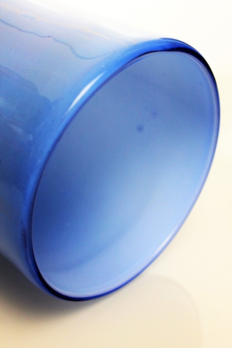 Tomaso Buzzi, 1932 tall “Laguna” Vase V.S.M. Venini & C., Murano