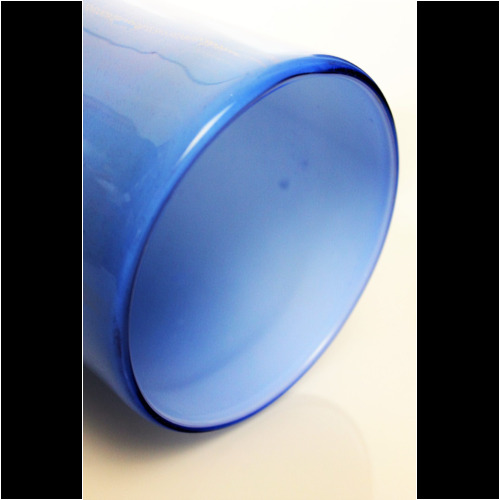 Tomaso Buzzi, 1932 tall “Laguna” Vase V.S.M. Venini & C., Murano