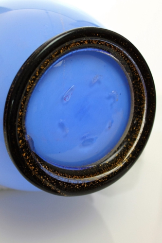 Tomaso Buzzi, 1932 tall “Laguna” Vase V.S.M. Venini & C., Murano