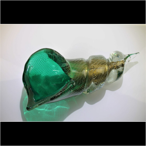 <em><b>Flavio Poli</b><br /> Shell a Bullicante <br />Italy 1937</em> Flavio Poli a “Paradise Shell” by Archimede Seguso, Murano 1937