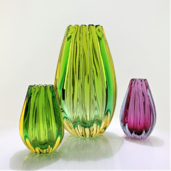 <em><b>Flavio Poli</b><br>three Vases a Coste<br>Italy 1958</em> Flavio Poli Vase „Sommerso a Coste“big yellow/green Seguso Vetri d´Arte Murano 1958