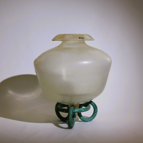 <em><b>Seguso Vetri d’Arte</b><br>Scavo Vase<br>Italy 1980<em/> Seguso Vetri d´Artea Amphora with Bronze Foot Italy 1980