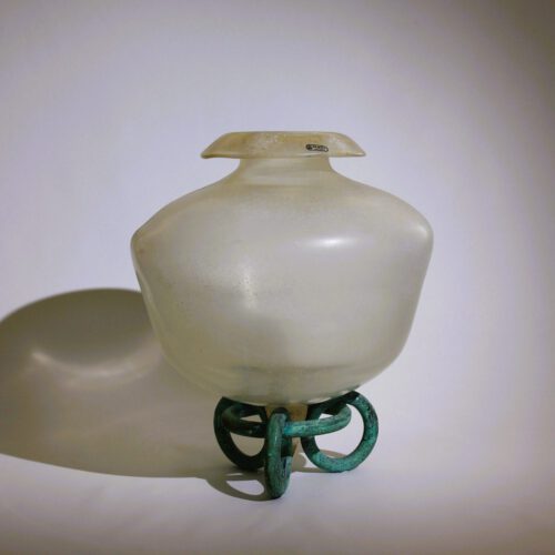 <em><b>Seguso Vetri d’Arte</b><br>Scavo Vase<br>Italy 1980<em/> Seguso Vetri d´Artea Amphora with Bronze Foot Italy 1980
